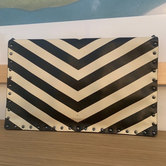 Valentino Rockstud striped envelope clutch - Picture 4 of 10